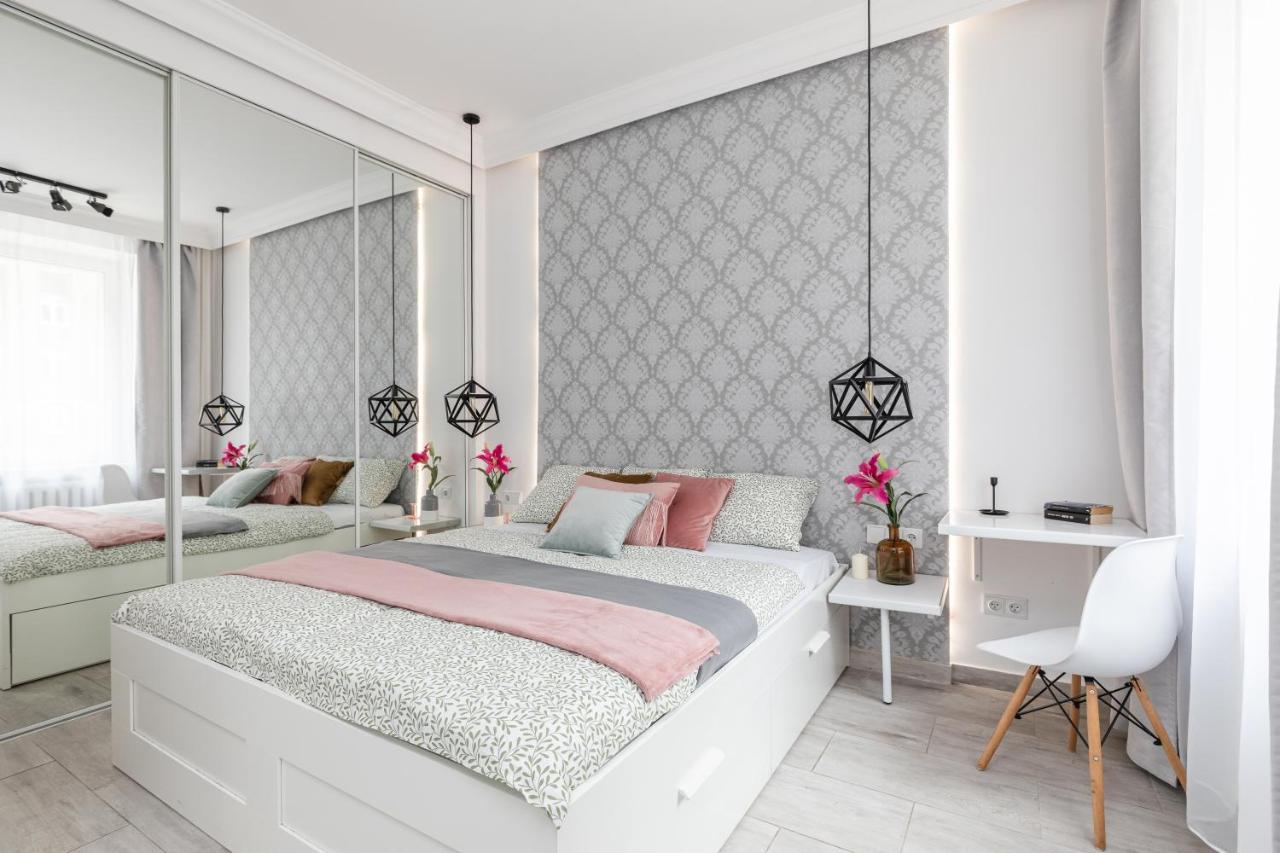 Superapart Chmielna 73A, City Center Varşova Dış mekan fotoğraf